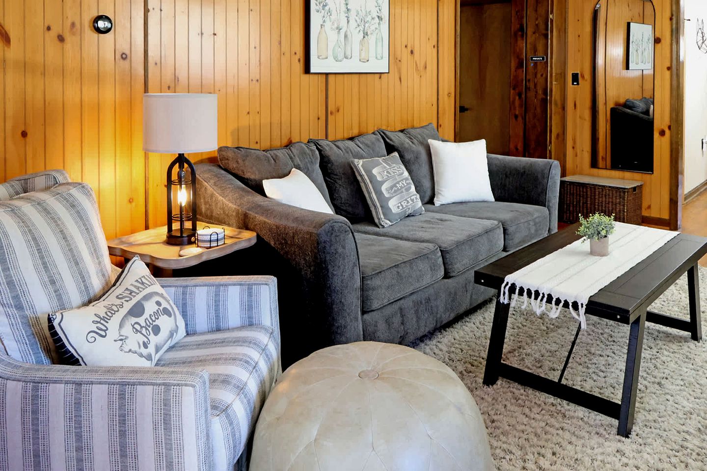Cozy Mountain Cabin with Hot Tub & Scenic Views in Stanley, Virginia