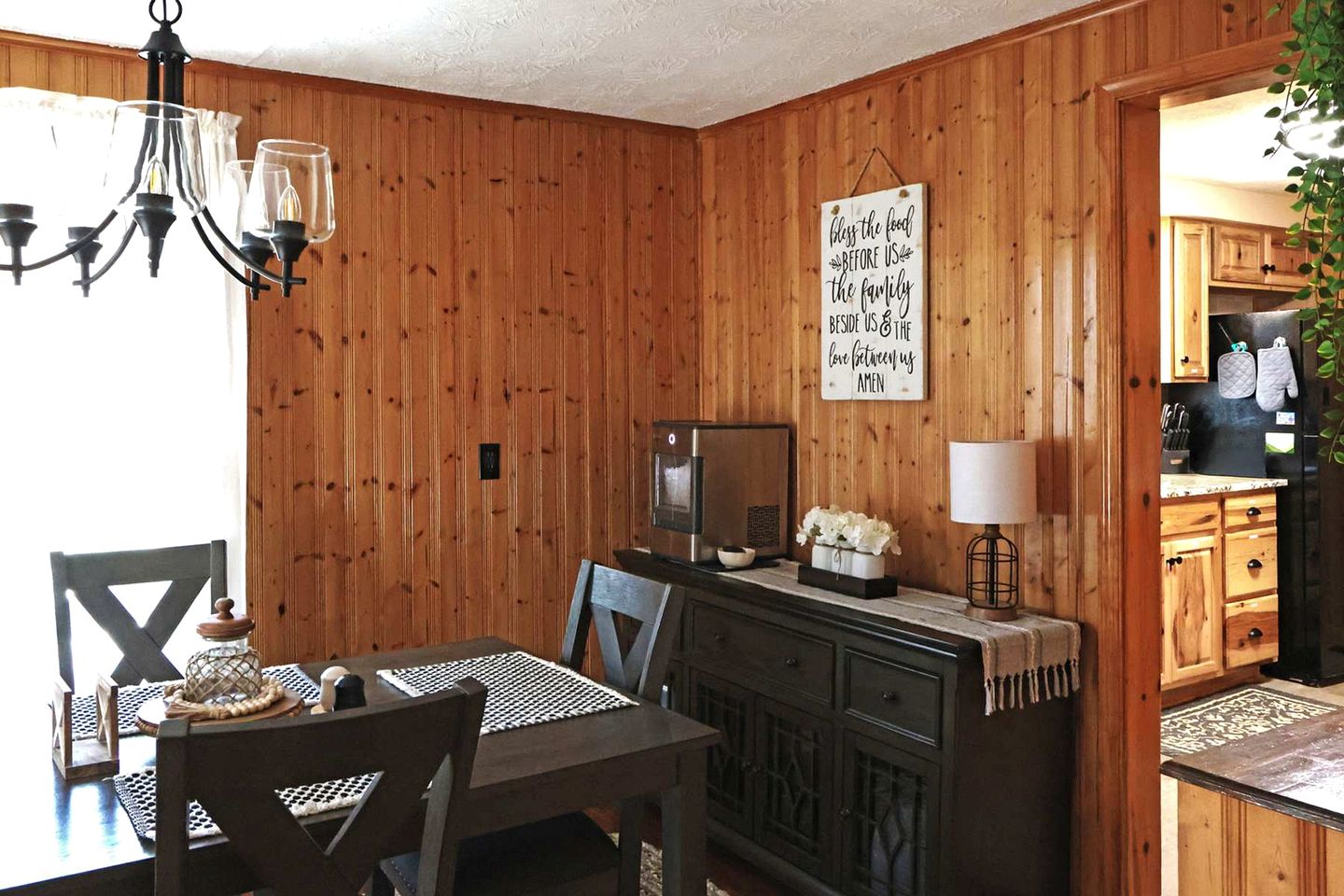 Cozy Mountain Cabin with Hot Tub & Scenic Views in Stanley, Virginia