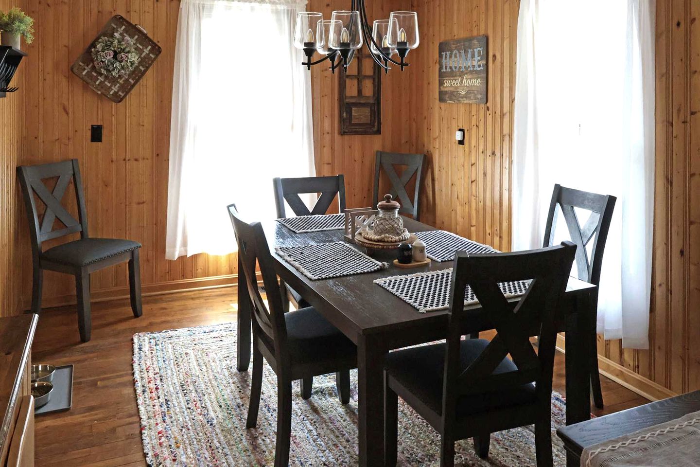 Cozy Mountain Cabin with Hot Tub & Scenic Views in Stanley, Virginia