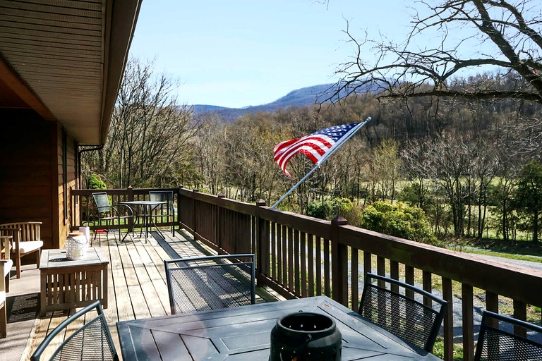 Cabins (United States of America, Stanley, Virginia)