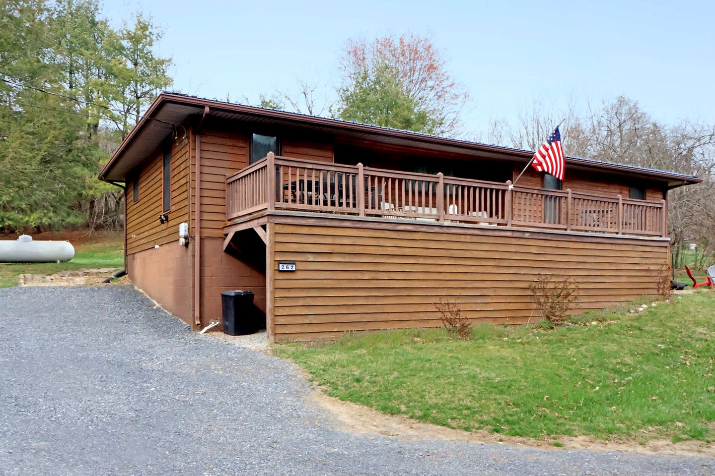 Cozy Mountain Cabin with Hot Tub & Scenic Views in Stanley, Virginia