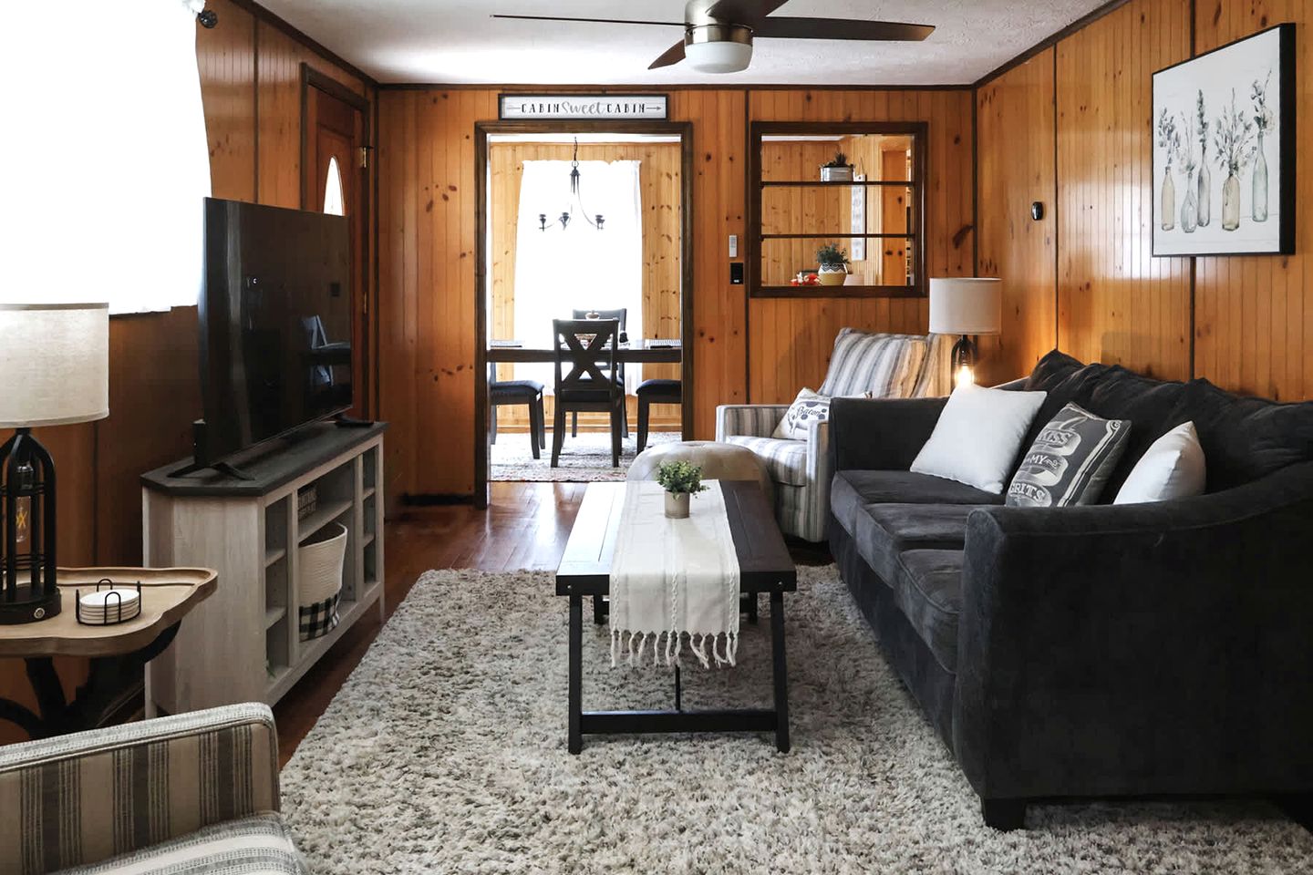 Cozy Mountain Cabin with Hot Tub & Scenic Views in Stanley, Virginia