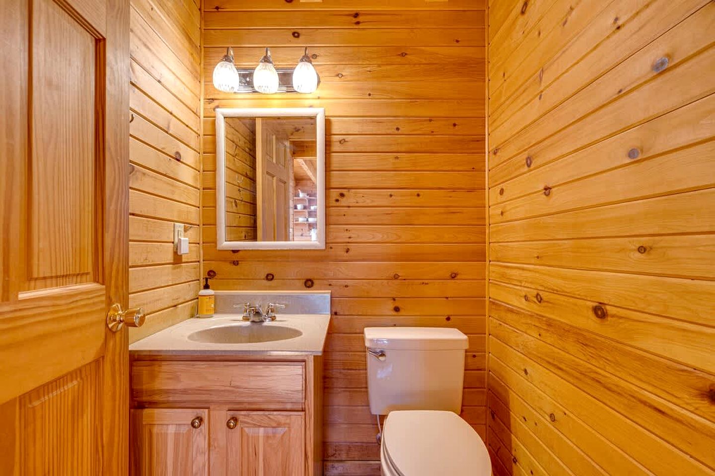 Secluded Luxury Cabin with Hot Tub on 40 Private Acres Near Moorefield, West Virginia