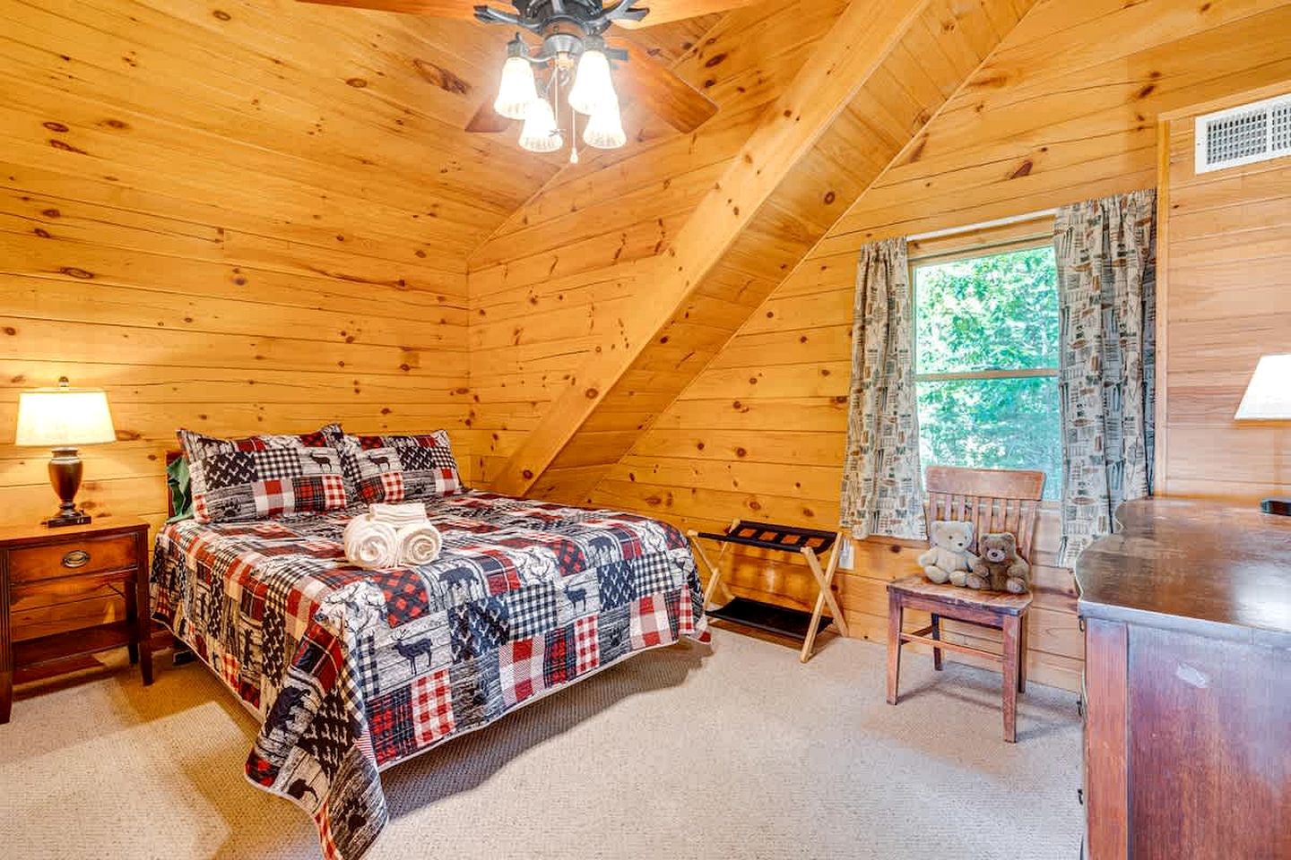 Secluded Luxury Cabin with Hot Tub on 40 Private Acres Near Moorefield, West Virginia
