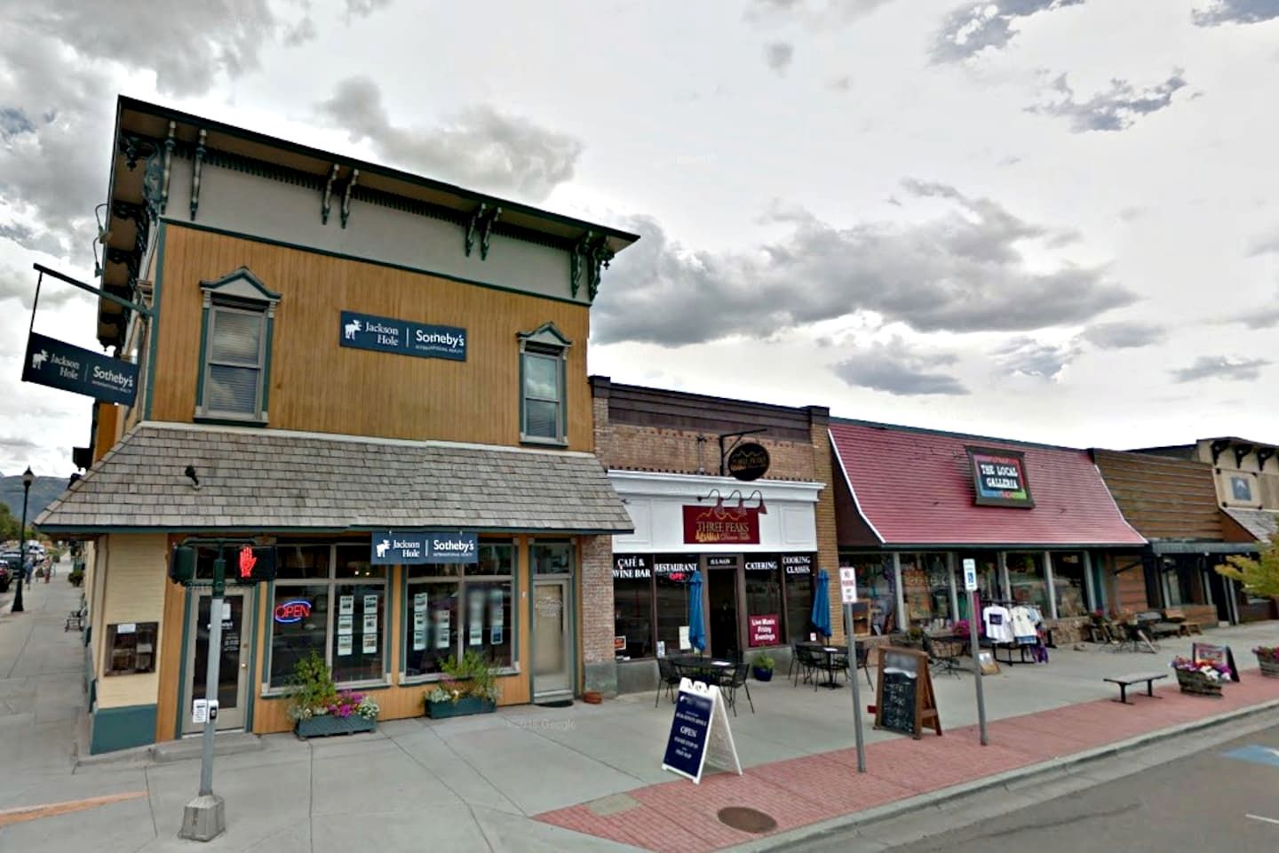 Secluded Mountain-View Cabin with Cross-Country Trails Near Scenic Lakes in Idaho