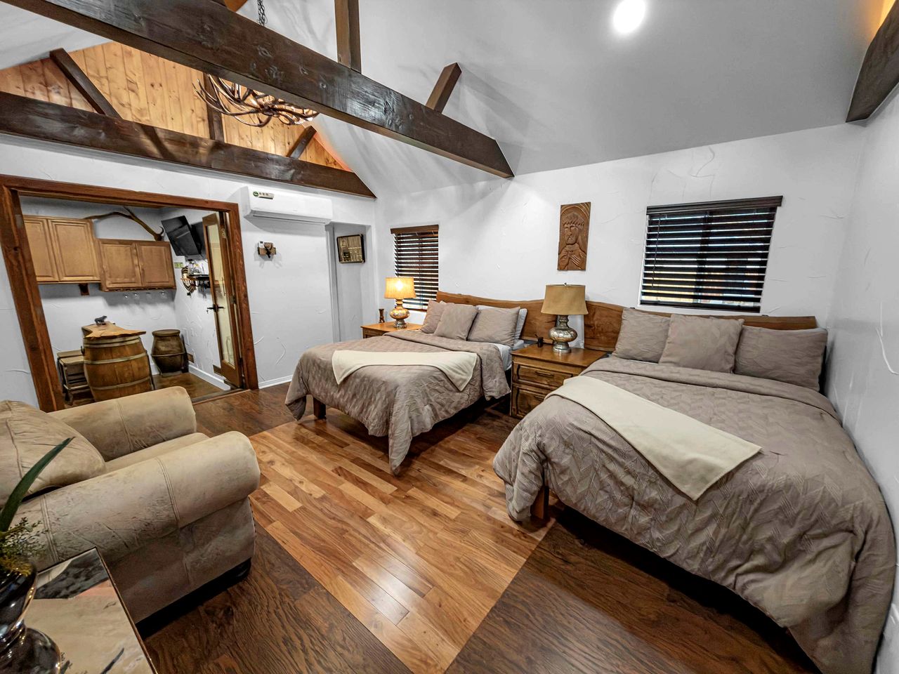 Cozy Mountain Cabin Retreat with Outdoor Fun & Relaxing Scenic Escape in Big Bear Lake, California