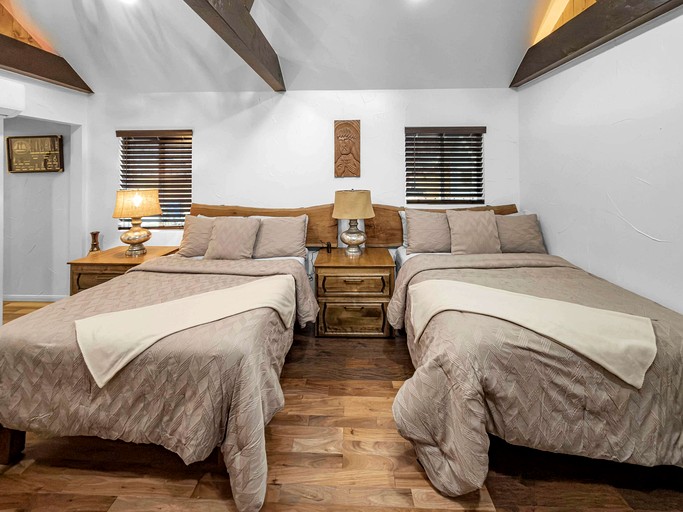 Cabins (United States of America, Big Bear, California)