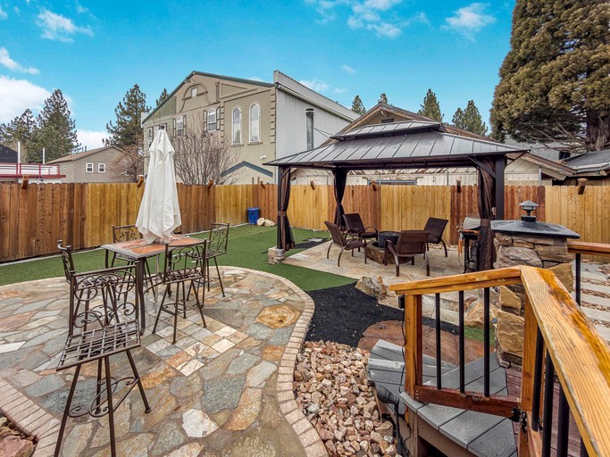 Cabins (United States of America, Big Bear, California)