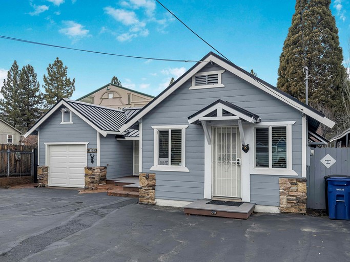 Cabins (United States of America, Big Bear, California)