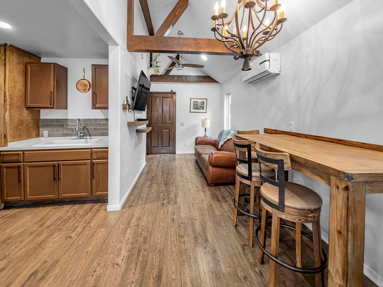 Cozy Mountain Cabin Retreat with Outdoor Fun & Relaxing Scenic Escape in Big Bear Lake, California