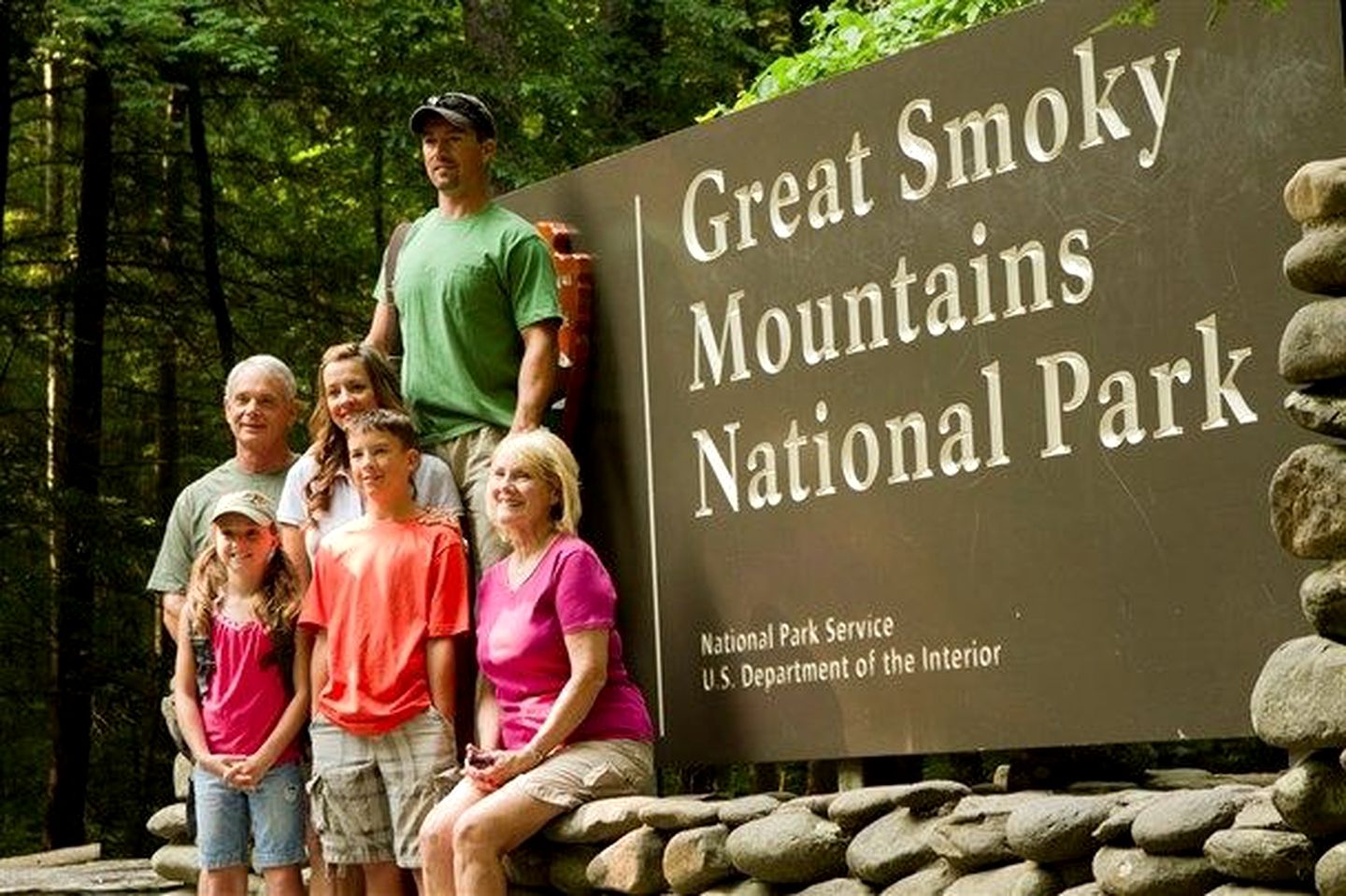 Pet-Friendly Cabin with Hot-Tub Fantastic for Outdoor Adventures in Gatlinburg, Tennessee