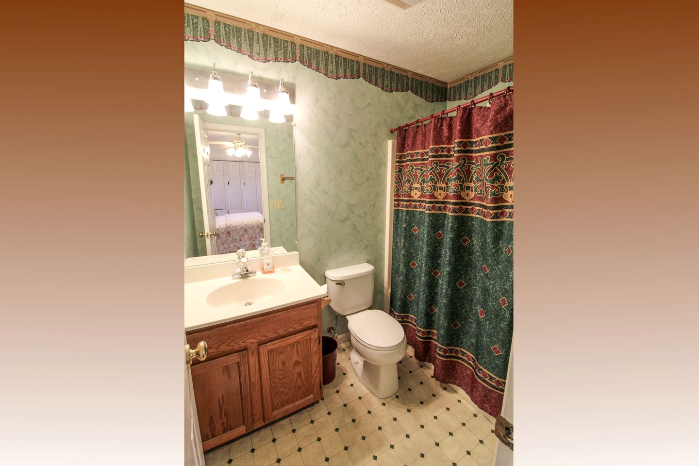 Pet-Friendly Cabin with Hot-Tub Fantastic for Outdoor Adventures in Gatlinburg, Tennessee