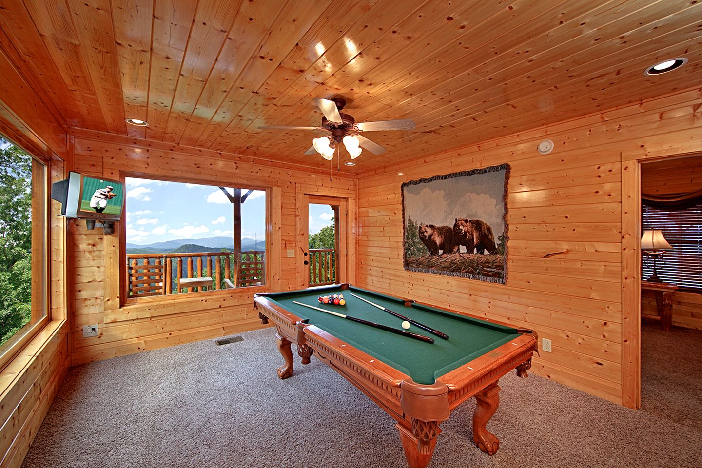 Incredible Great Smoky Mountains Cabin Rental for Romantic Getaways in Tennessee