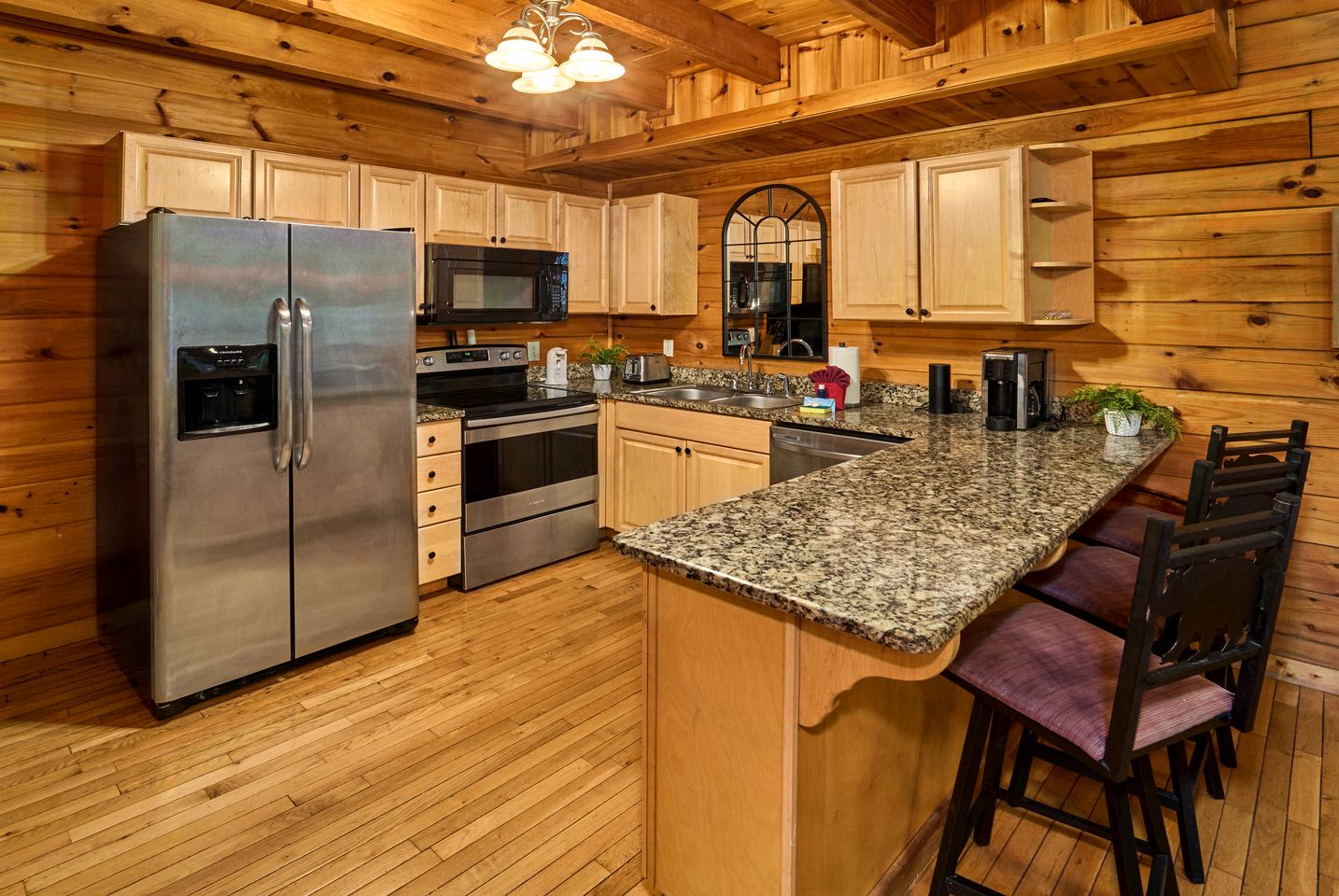 Spacious Cabin Retreat with Hot Tub & Games near Dollywood in Pigeon Forge, TN