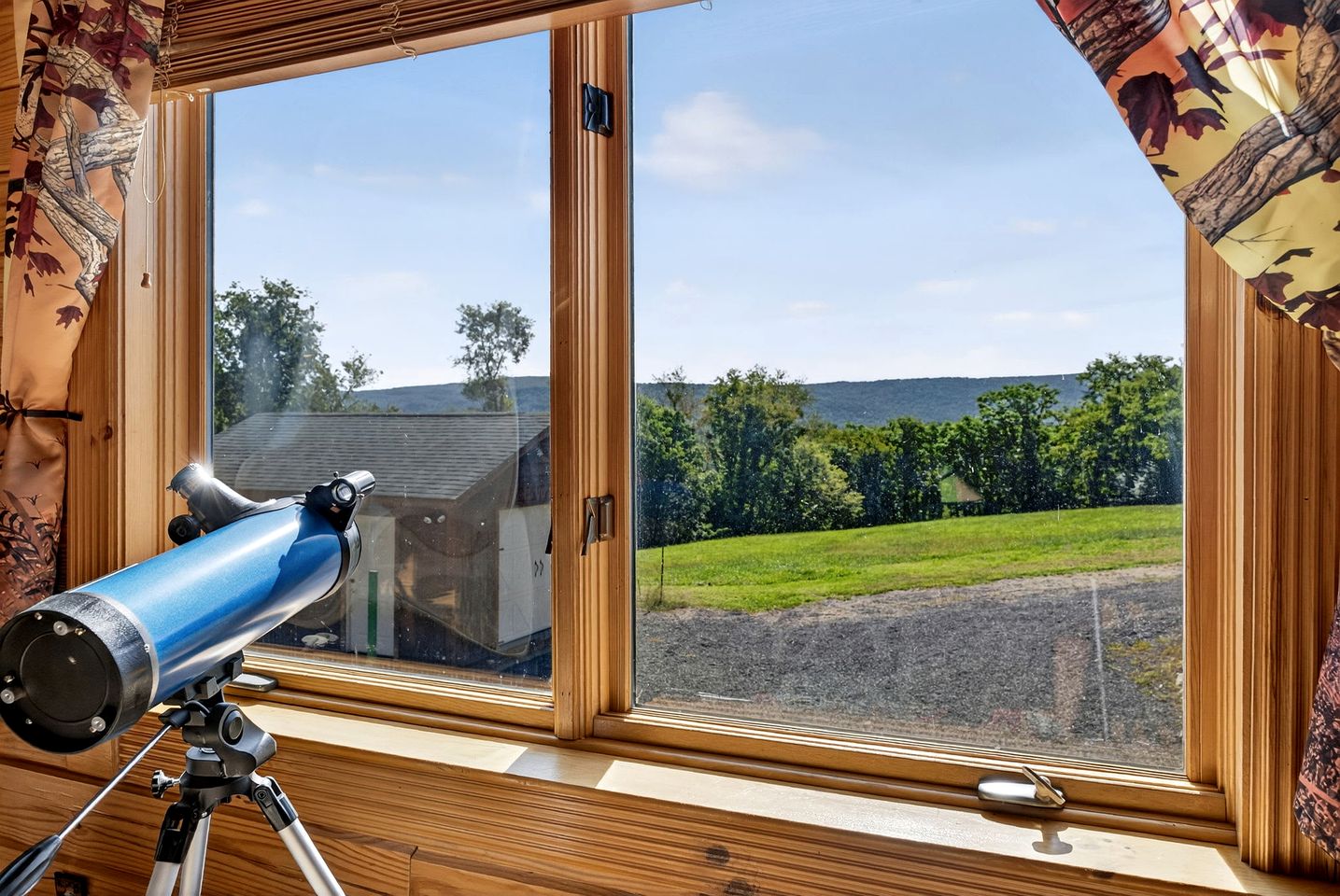 Peaceful Mountain Cabin with Hot Tub, Screened Porch & Views Near Lost River, Baker WV