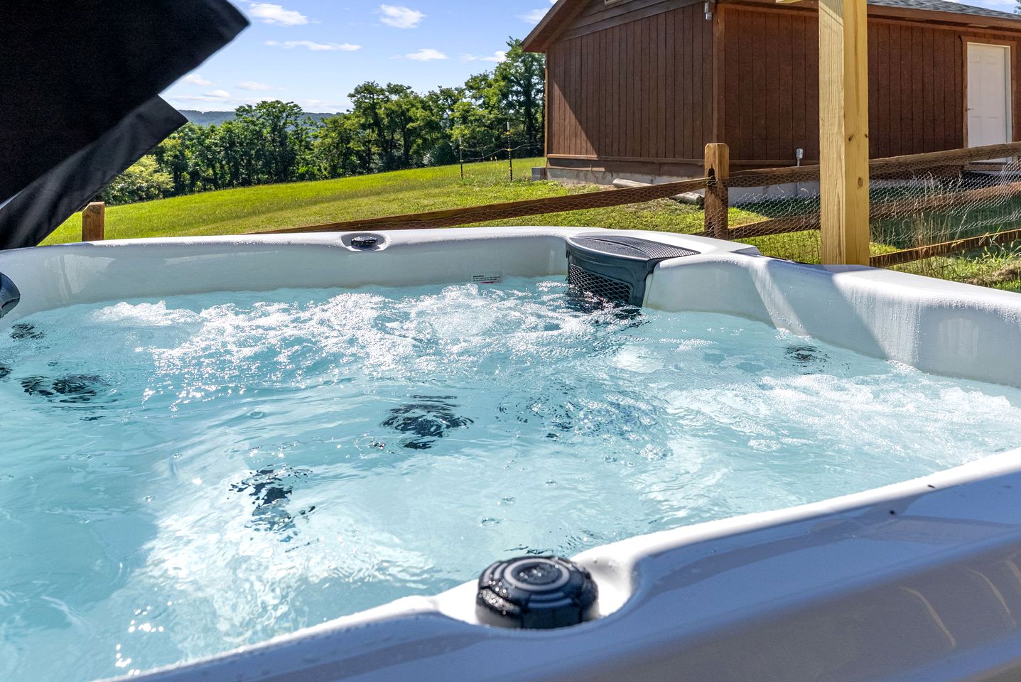 Peaceful Mountain Cabin with Hot Tub, Screened Porch & Views Near Lost River, Baker WV