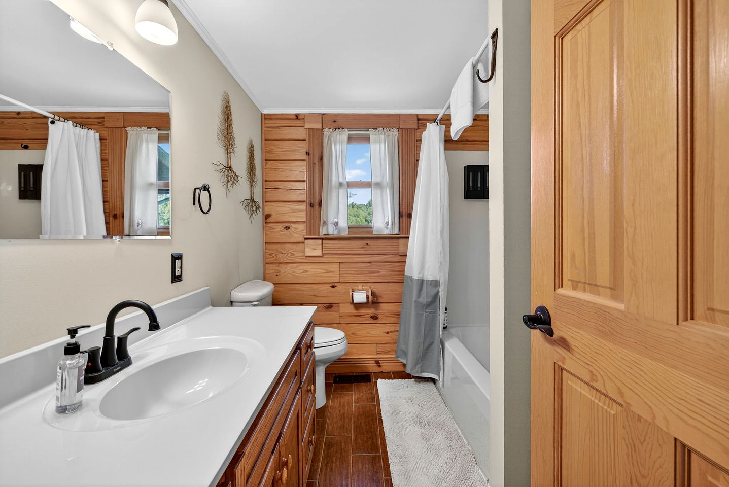 Peaceful Mountain Cabin with Hot Tub, Screened Porch & Views Near Lost River, Baker WV