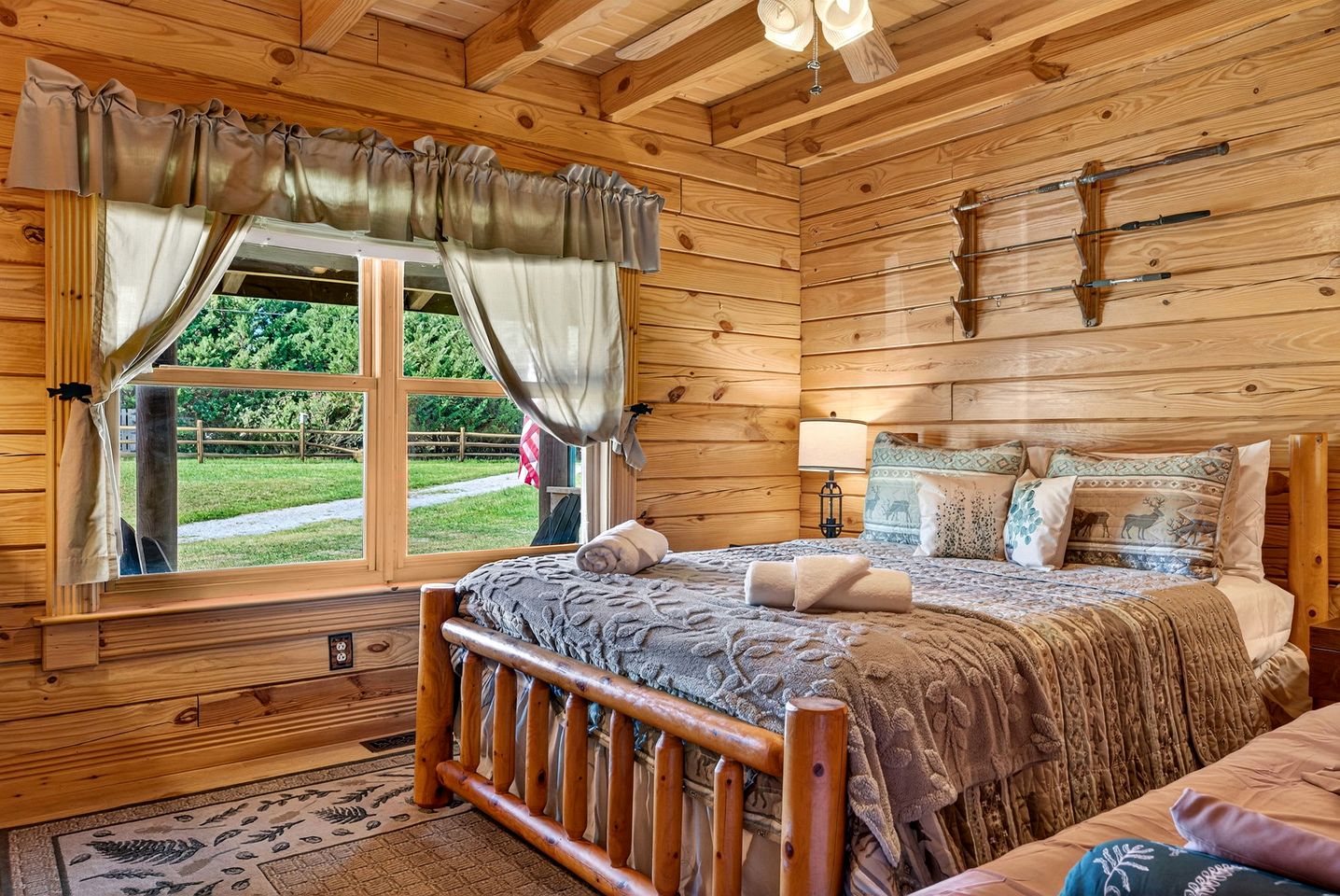 Peaceful Mountain Cabin with Hot Tub, Screened Porch & Views Near Lost River, Baker WV