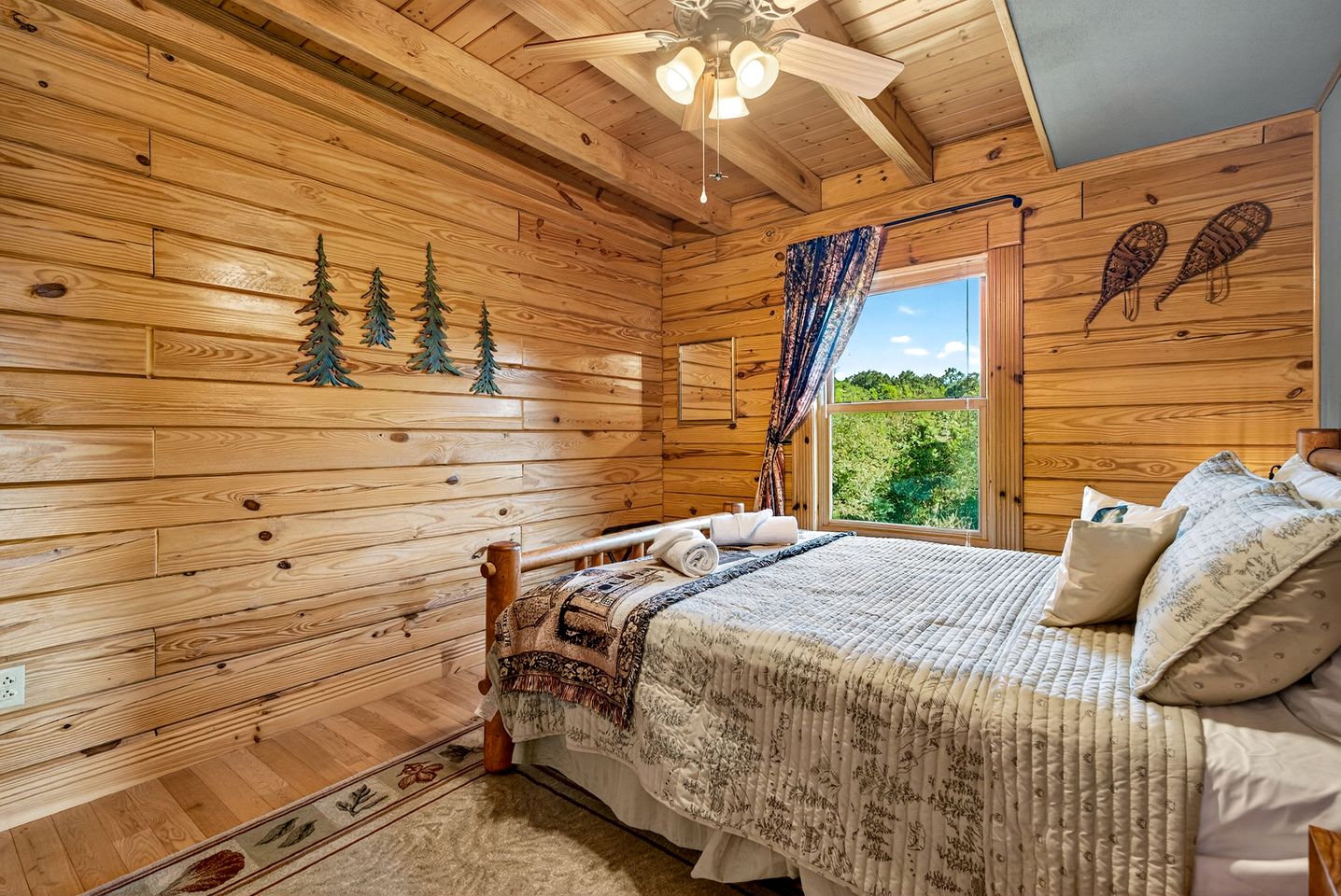 Peaceful Mountain Cabin with Hot Tub, Screened Porch & Views Near Lost River, Baker WV