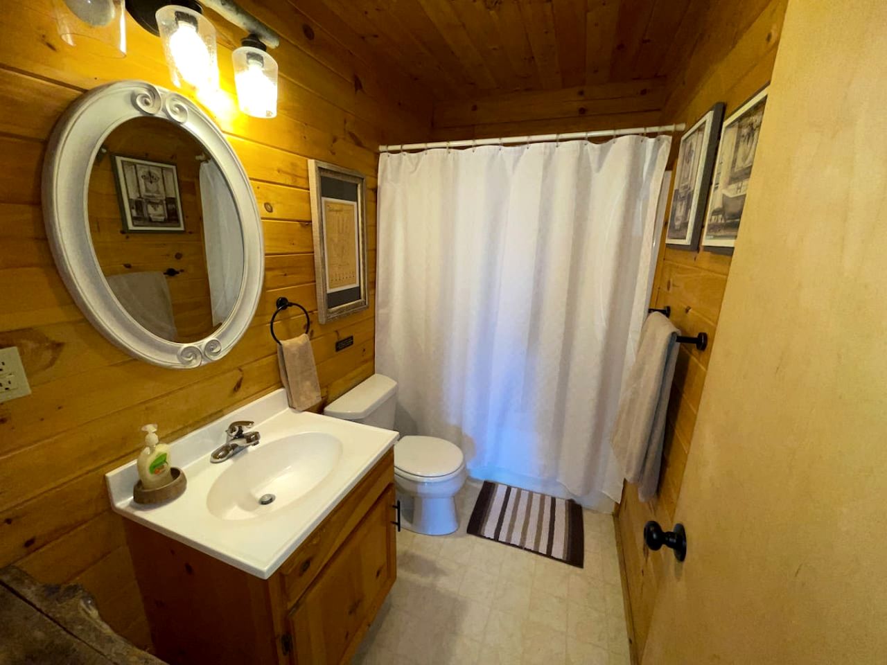 Secluded Cabin Near Great Smoky Mountains National Park, Tennessee
