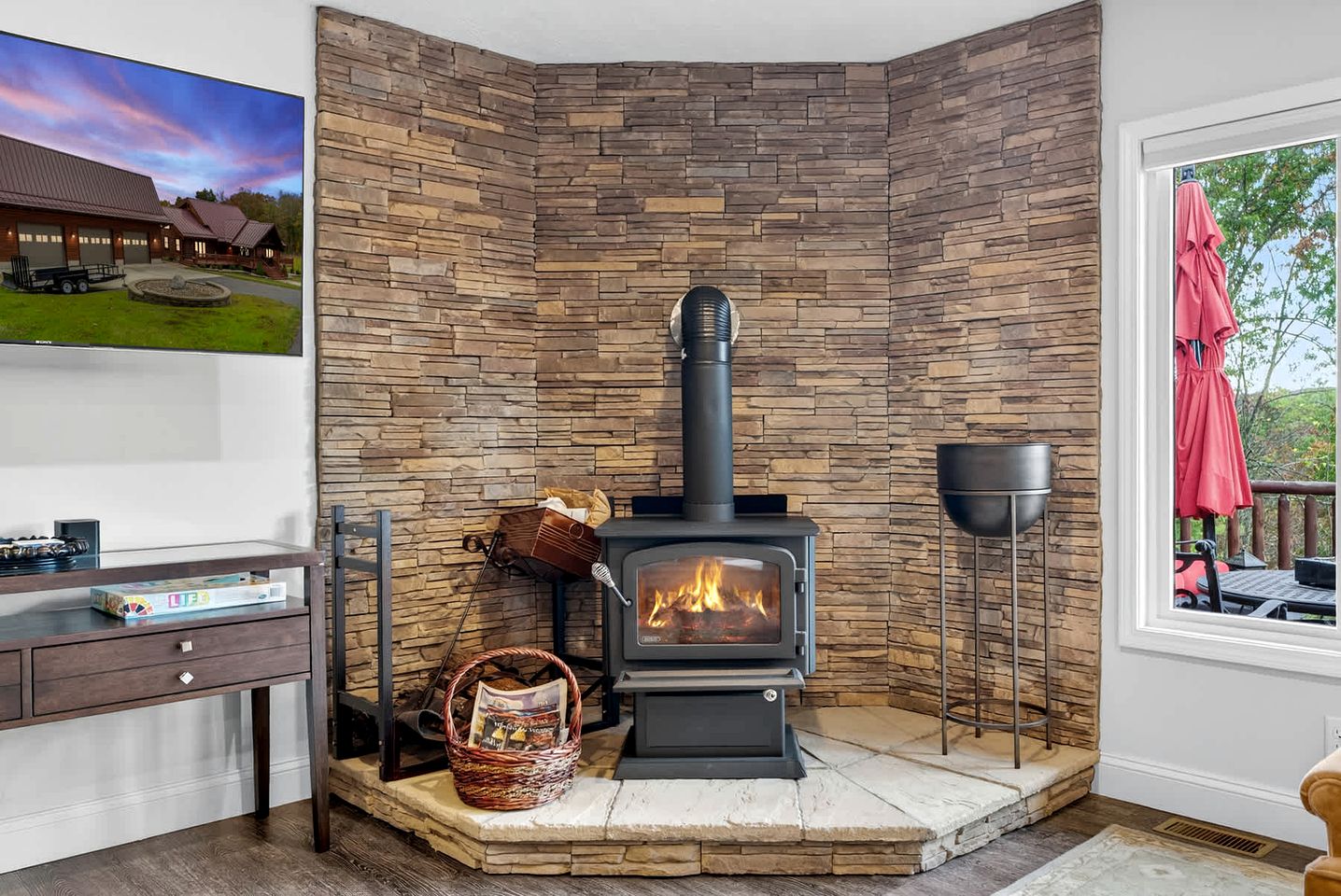 Modern Mountain Retreat with Fire Pit and Scenic Views near Lost River, Baker WV