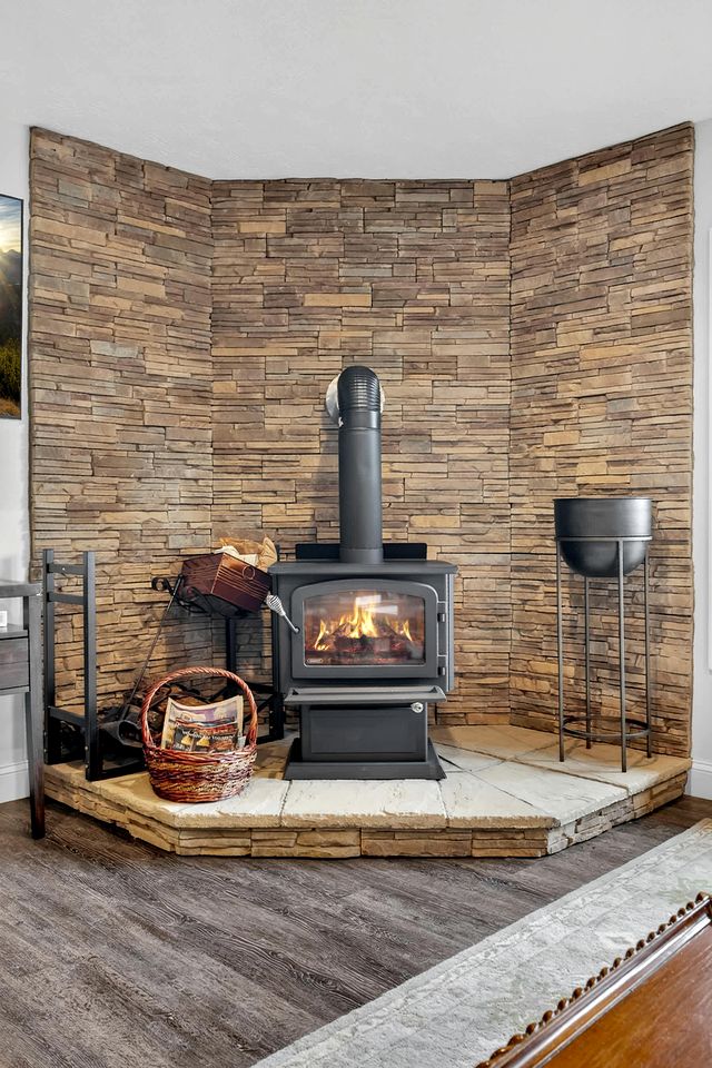 Modern Mountain Retreat with Fire Pit and Scenic Views near Lost River, Baker WV