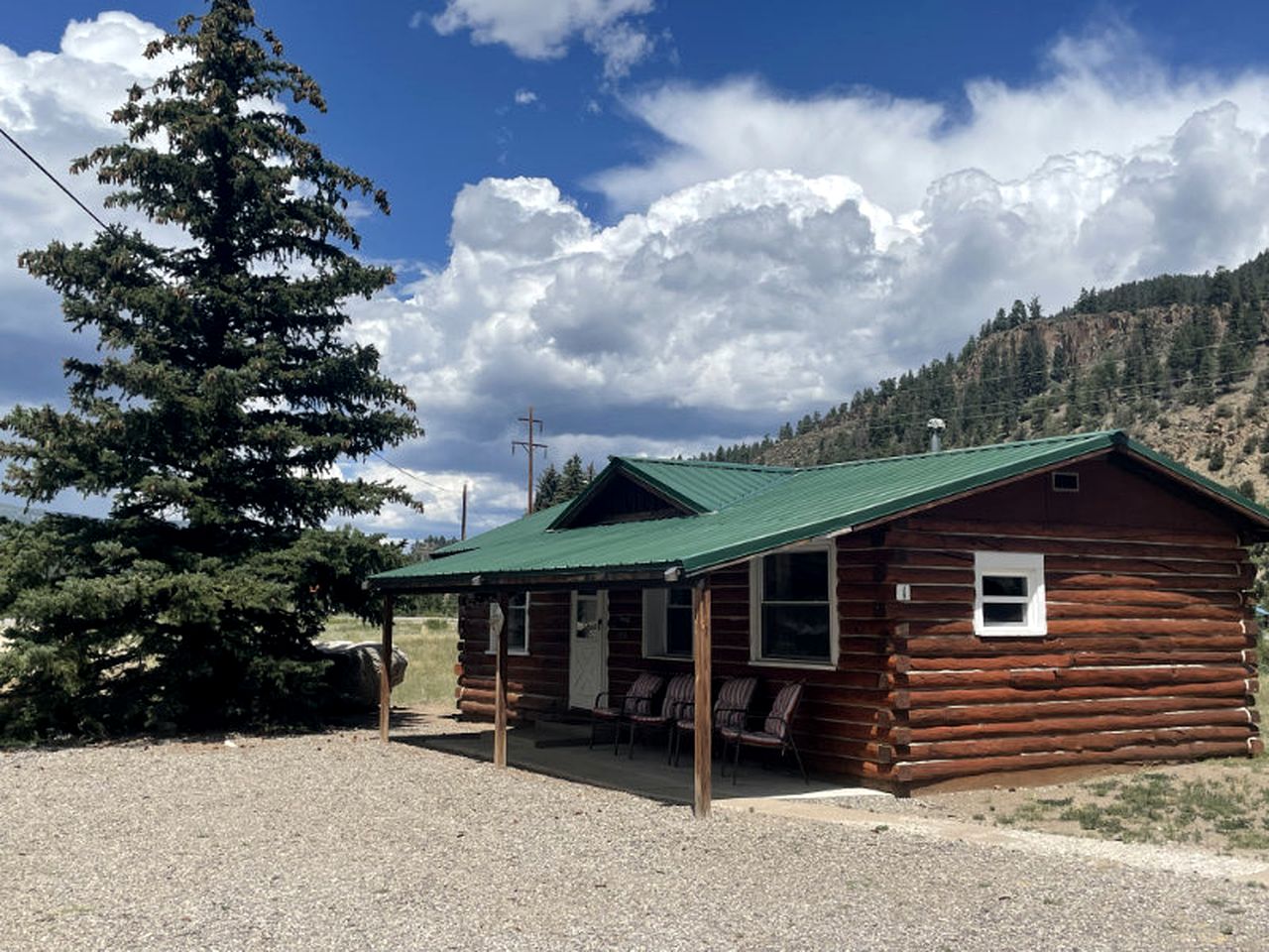 Cabins (United States of America, South Fork, Colorado)