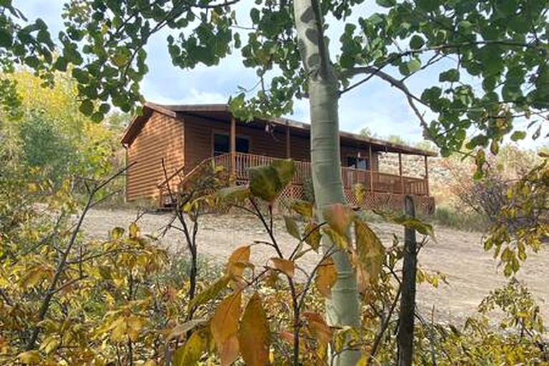 Cabins (United States of America, Walden, Colorado)