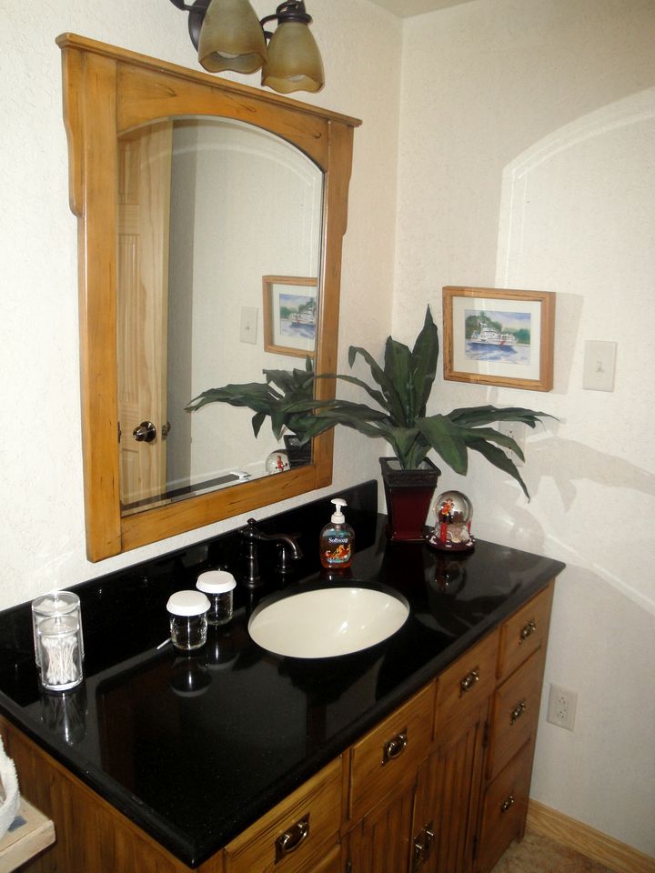 Amazing Wooden Cottage with Hot-tub and Swimming Pool in Mountain Harbor Forest, Arkansas