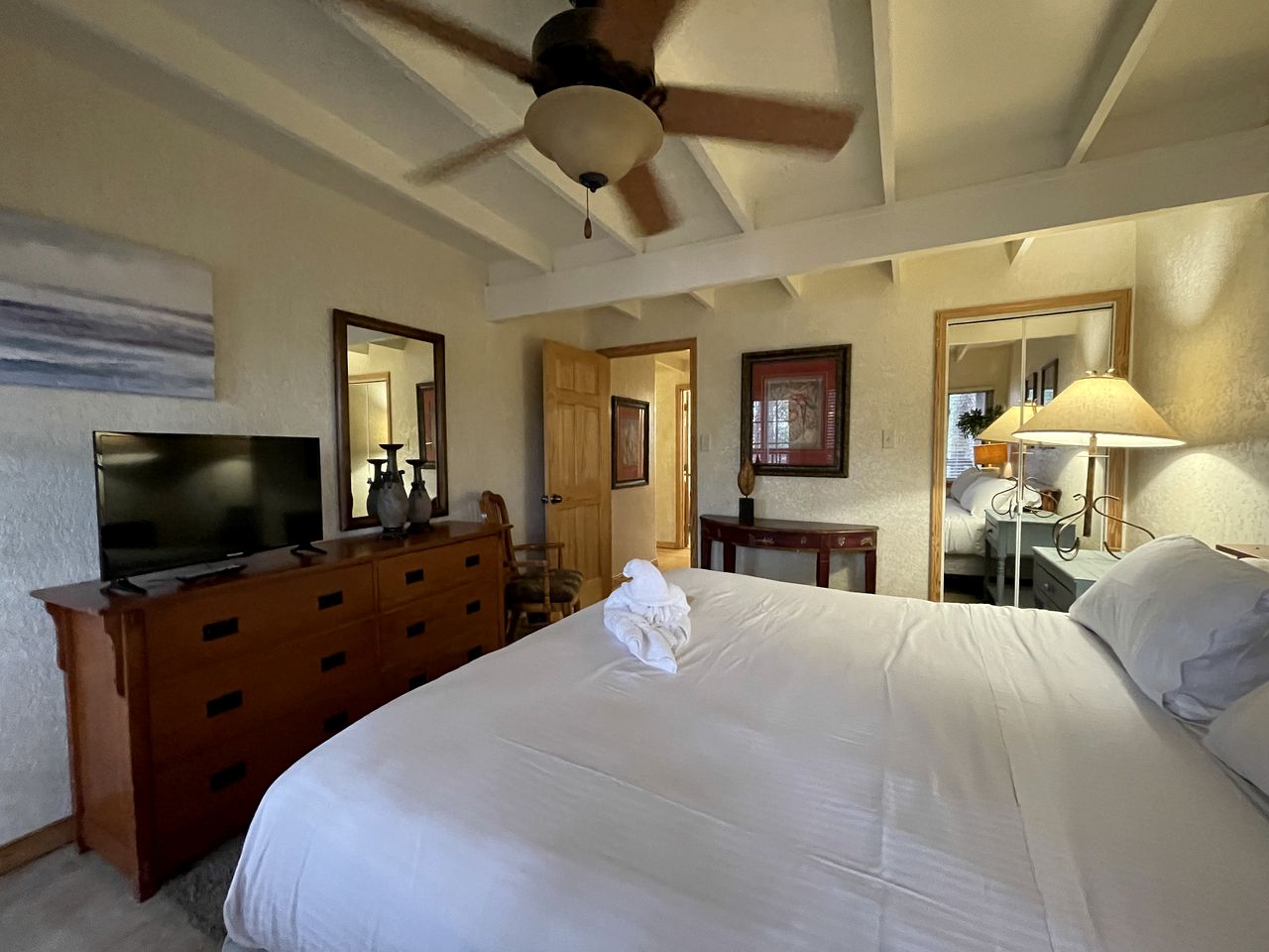 Stunning Wooden Cottage with Hot-tub and Swimming Pool on Lake Ouachita, Arkansas