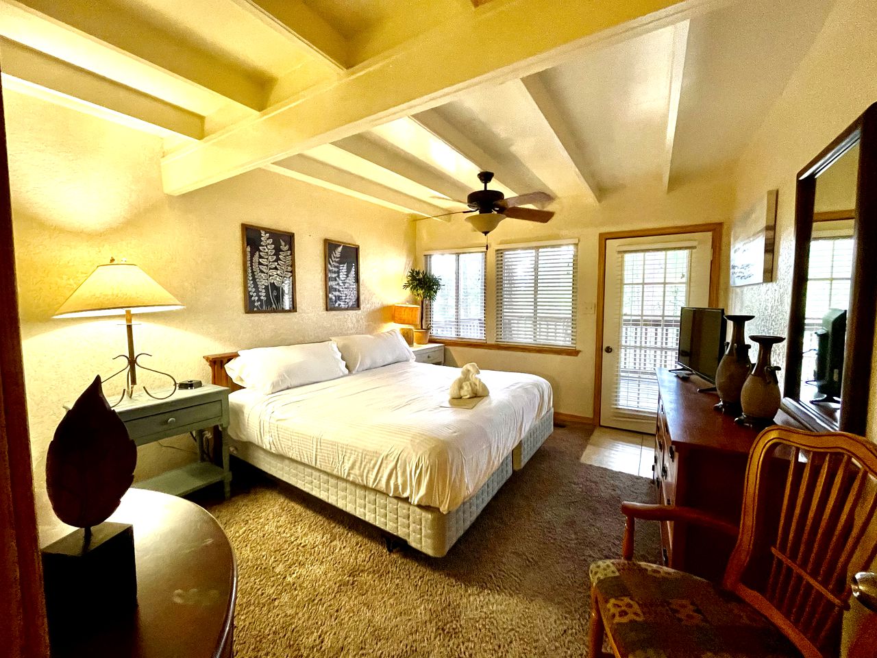 Stunning Wooden Cottage with Hot-tub and Swimming Pool on Lake Ouachita, Arkansas