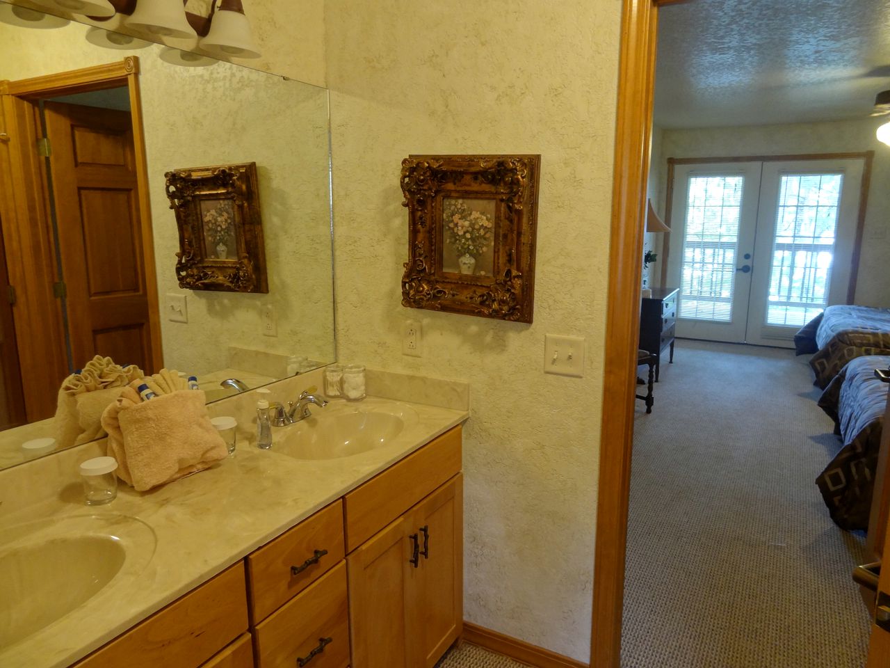 Wonderful Pet Friendly Log Cabin in Mount Ida, AR