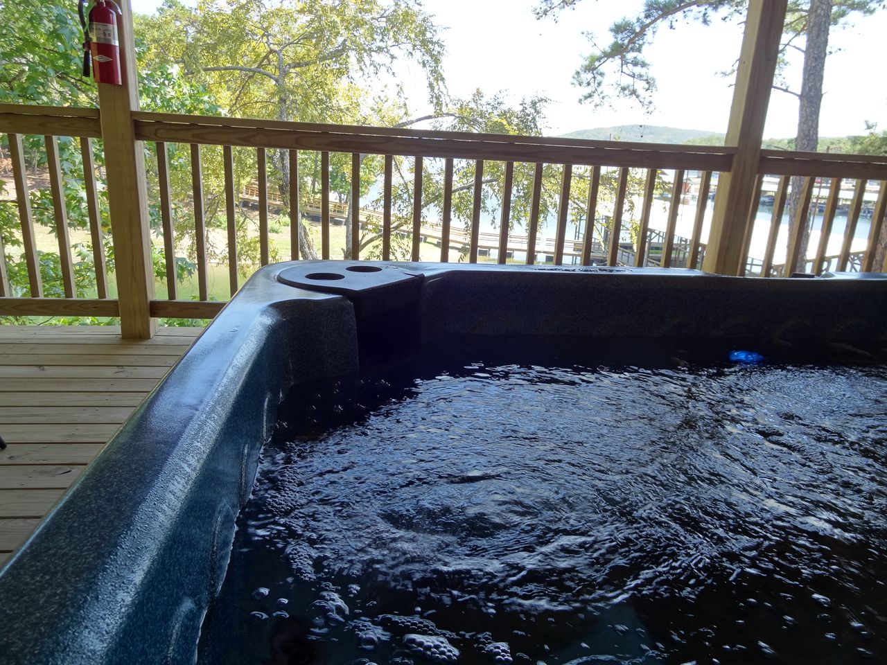 Waterfront Group Cottage with Hot-Tub and Pool in Mount Ida, Arkansas