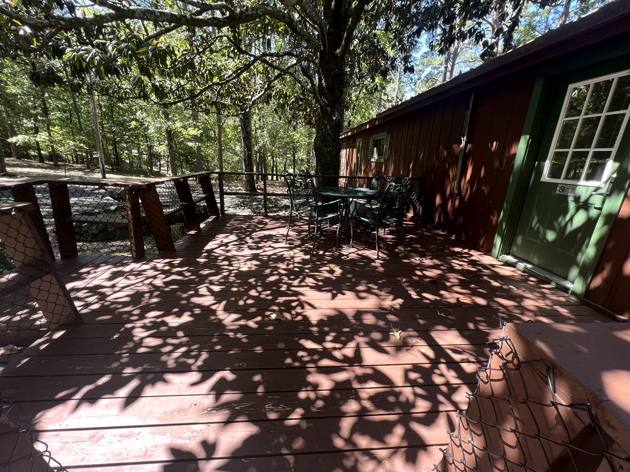 Charming Historic Cabin for Group Getaway with Hot Tub and Resort Amenities on Lake Ouachita, Arkansas