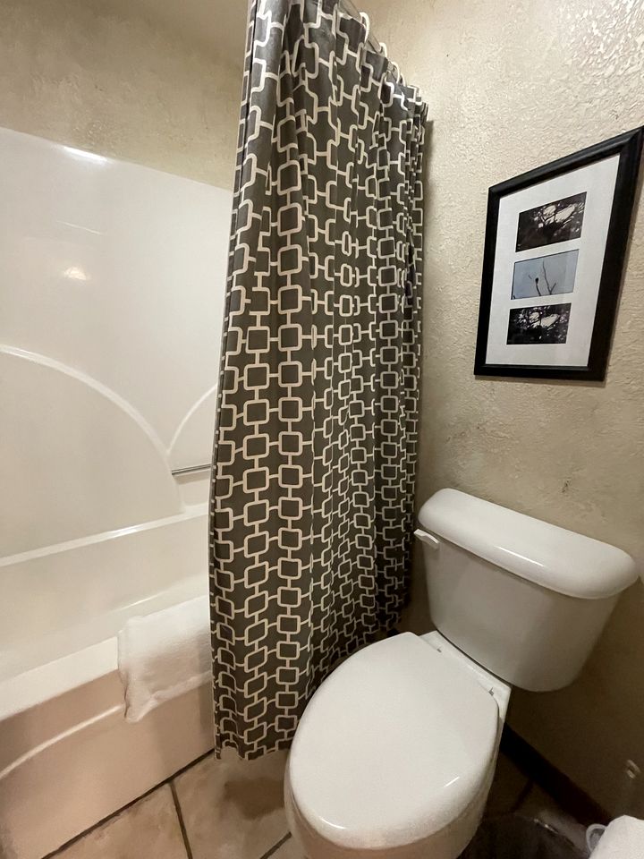 Lake Cottage with Pool and Spa Perfect for Small Groups in Mount Ida, Arkansas