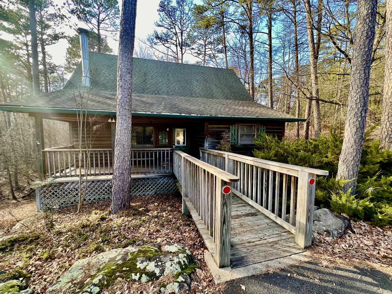 Lakefront Cottage with Spa and Pool Perfect for Outdoor Activities in Mount Ida, Arkansas