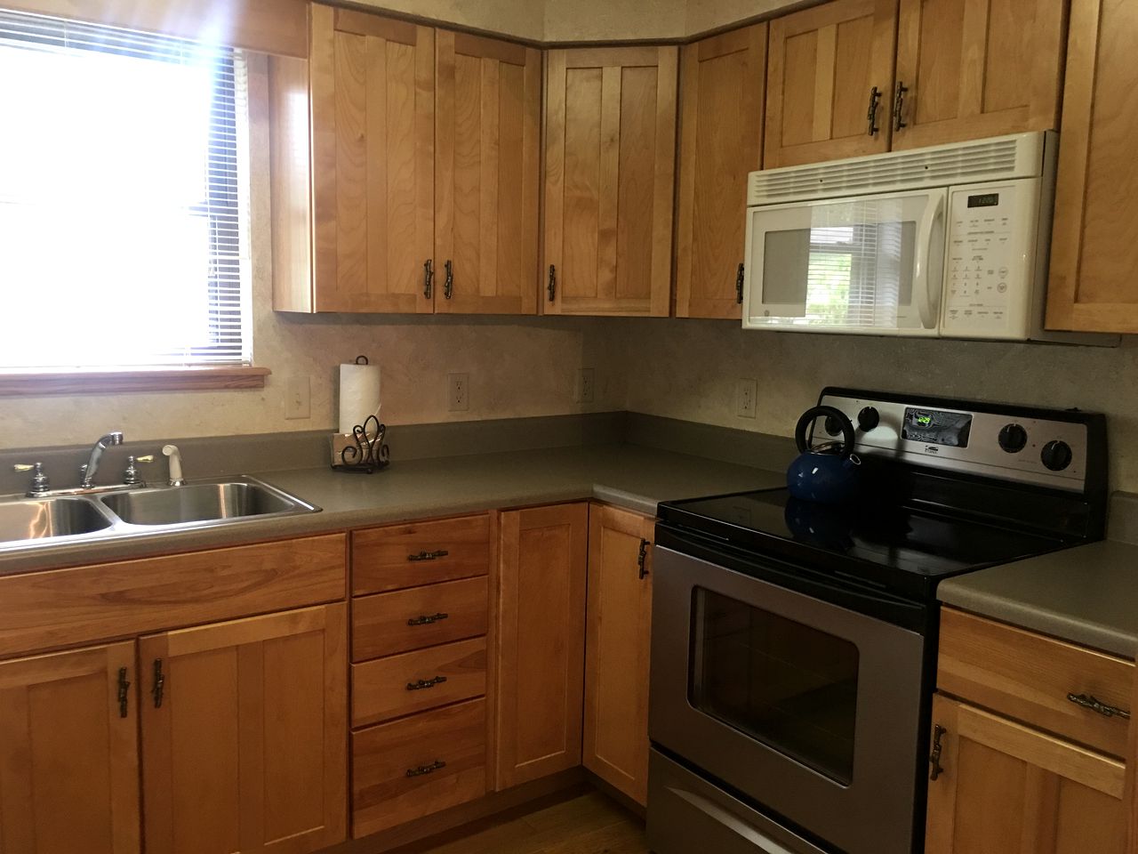 Lakefront Cottage with Spa and Pool Perfect for Outdoor Activities in Mount Ida, Arkansas