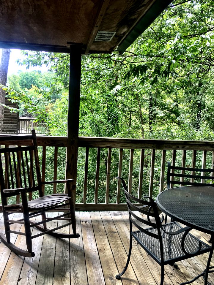 Lakefront Cottage with Spa and Pool Perfect for Outdoor Activities in Mount Ida, Arkansas
