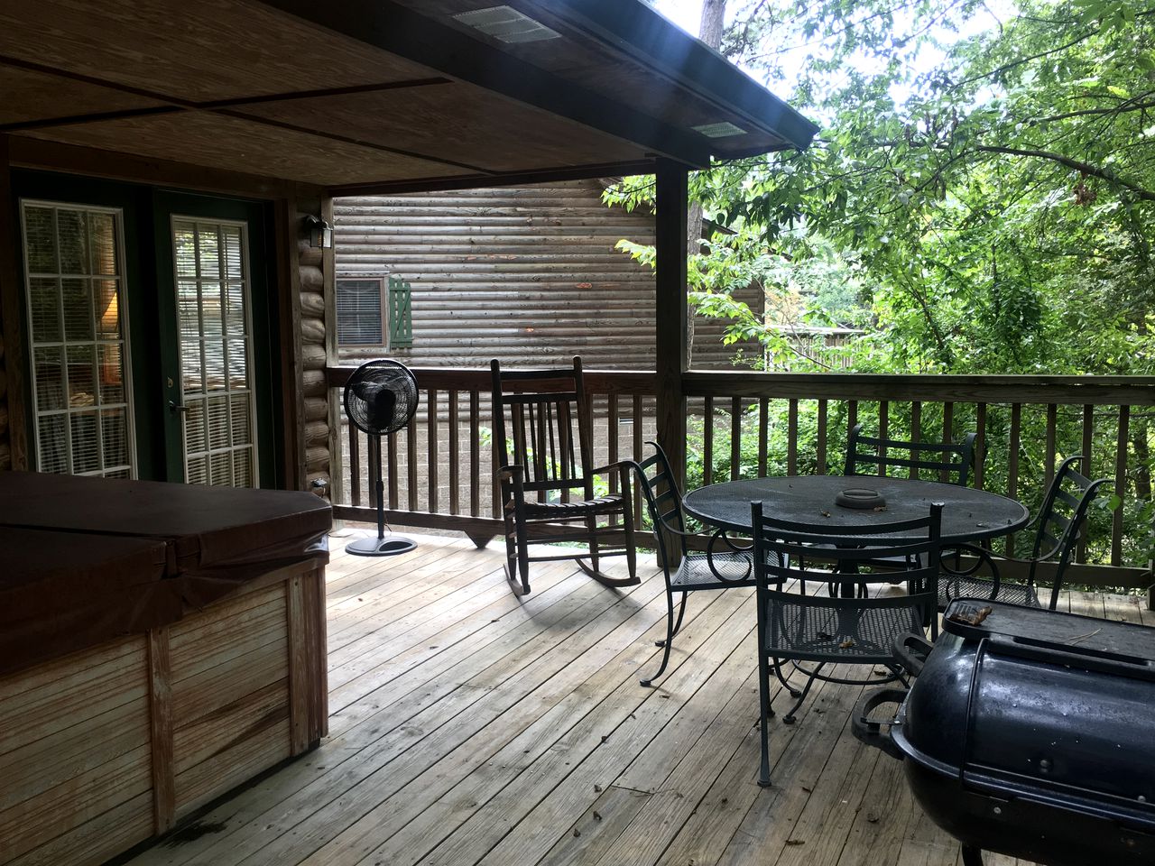 Lakefront Cottage with Spa and Pool Perfect for Outdoor Activities in Mount Ida, Arkansas