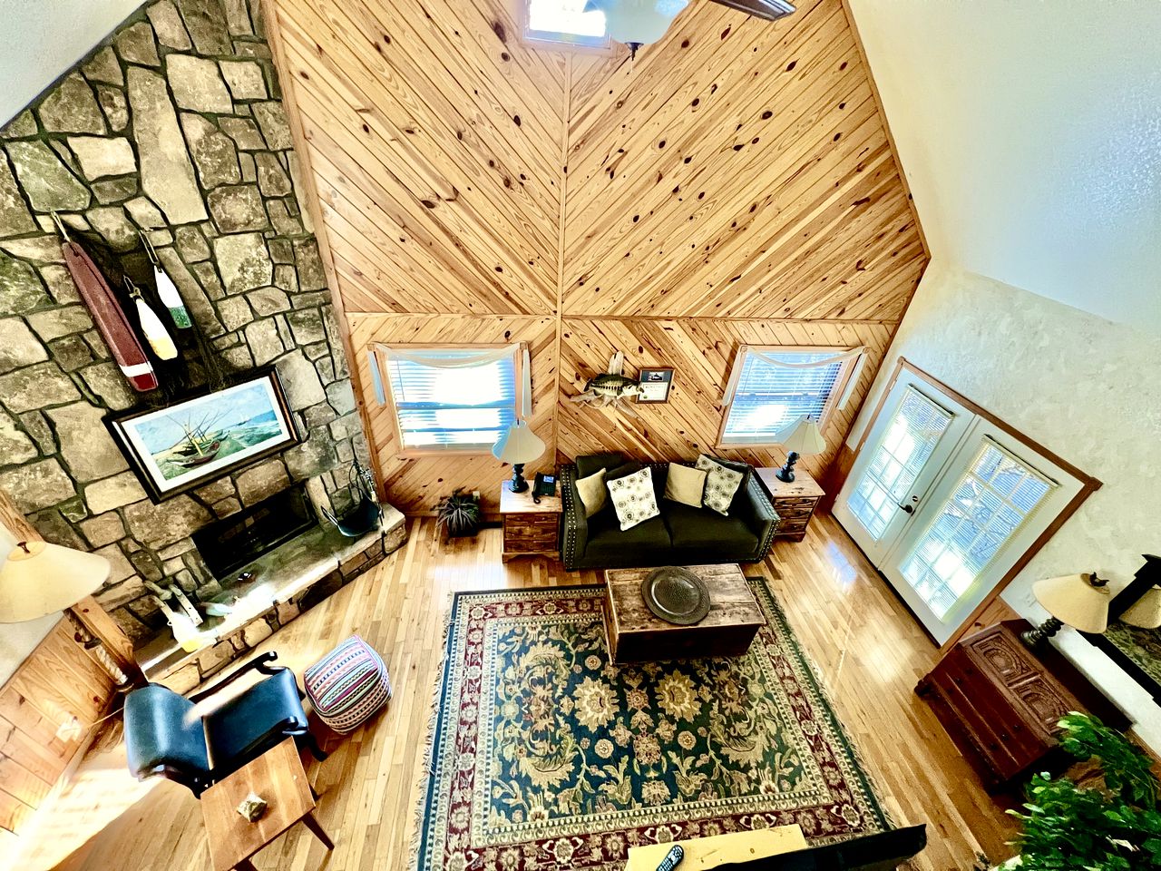 Lakefront Cottage with Spa and Pool Perfect for Outdoor Activities in Mount Ida, Arkansas