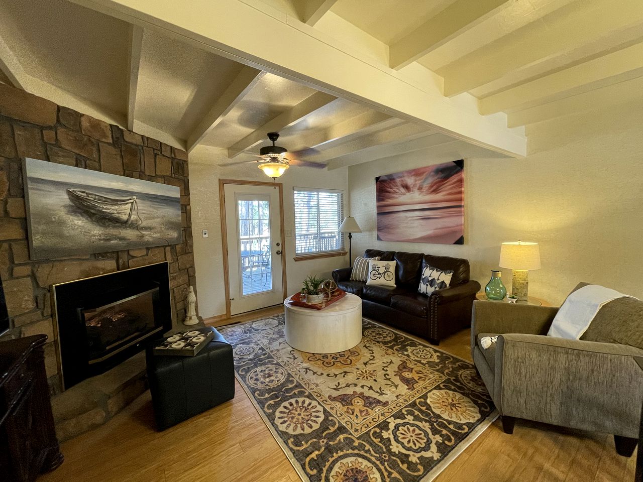 Chic Lakefront Cottage with Hot-Tub Perfect for Water Activities in Mount Ida, Arkansas