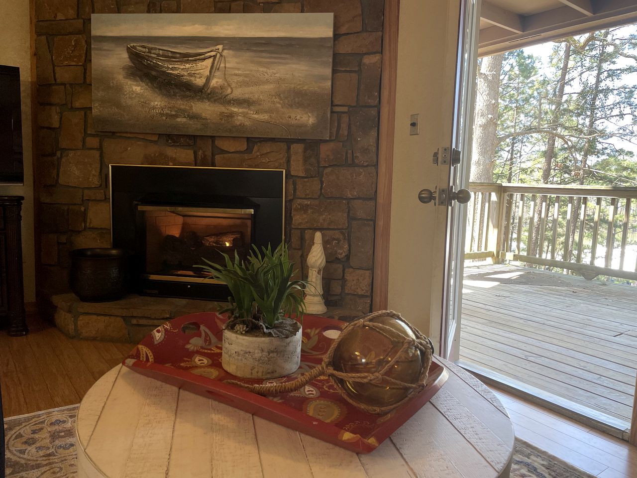 Chic Lakefront Cottage with Hot-Tub Perfect for Water Activities in Mount Ida, Arkansas