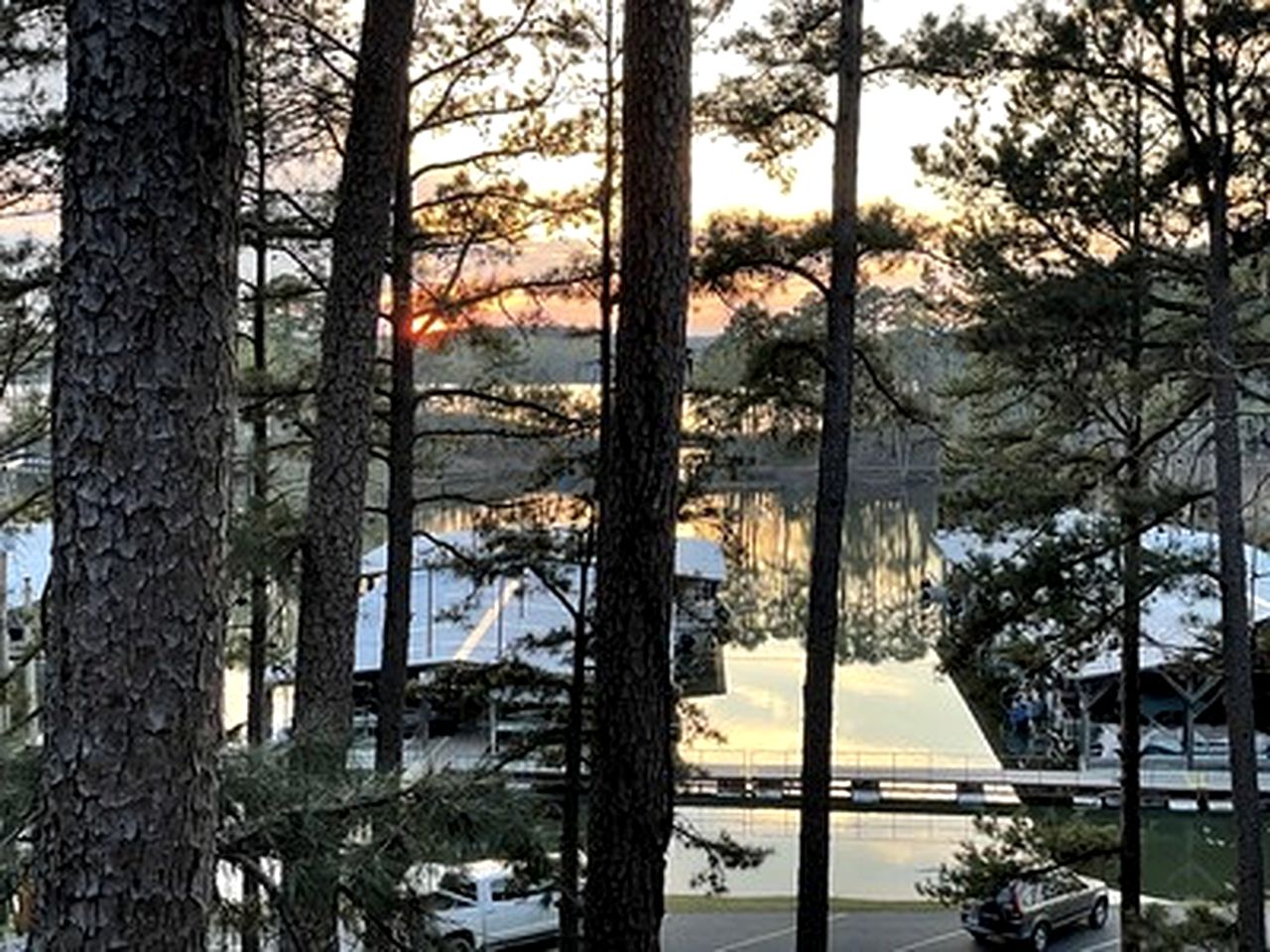 Chic Lakefront Cottage with Hot-Tub Perfect for Water Activities in Mount Ida, Arkansas