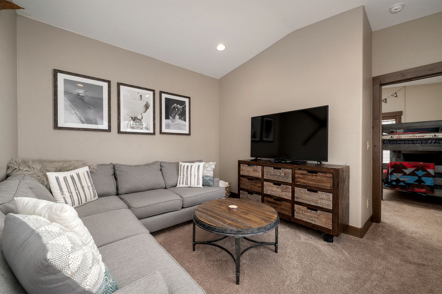 Stunning Vacation Rental with Hot Tub near Grand Park Recreation Center in Fraser, Colorado