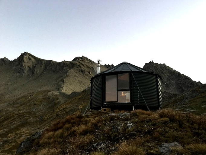 Bubbles & Domes (Glenorchy, South Island, New Zealand)