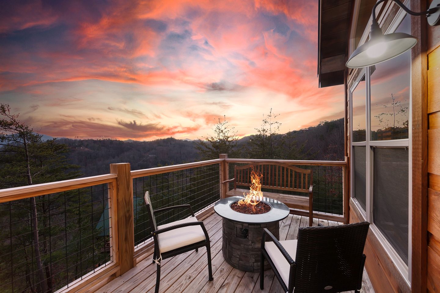 Splendid Luminous Cabin with Spa and Fire Pit in Sevierville, Tennessee