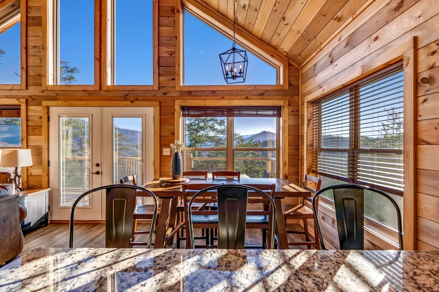 Splendid Luminous Cabin with Spa and Fire Pit in Sevierville, Tennessee