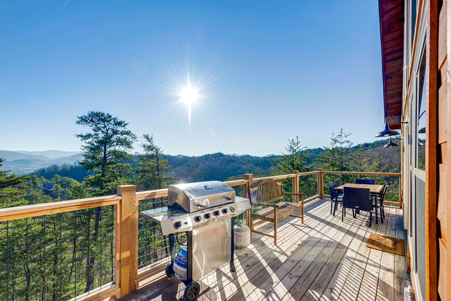 Splendid Luminous Cabin with Spa and Fire Pit in Sevierville, Tennessee