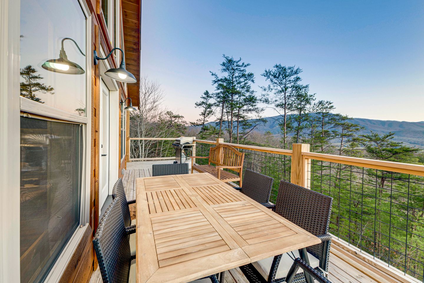 Splendid Luminous Cabin with Spa and Fire Pit in Sevierville, Tennessee