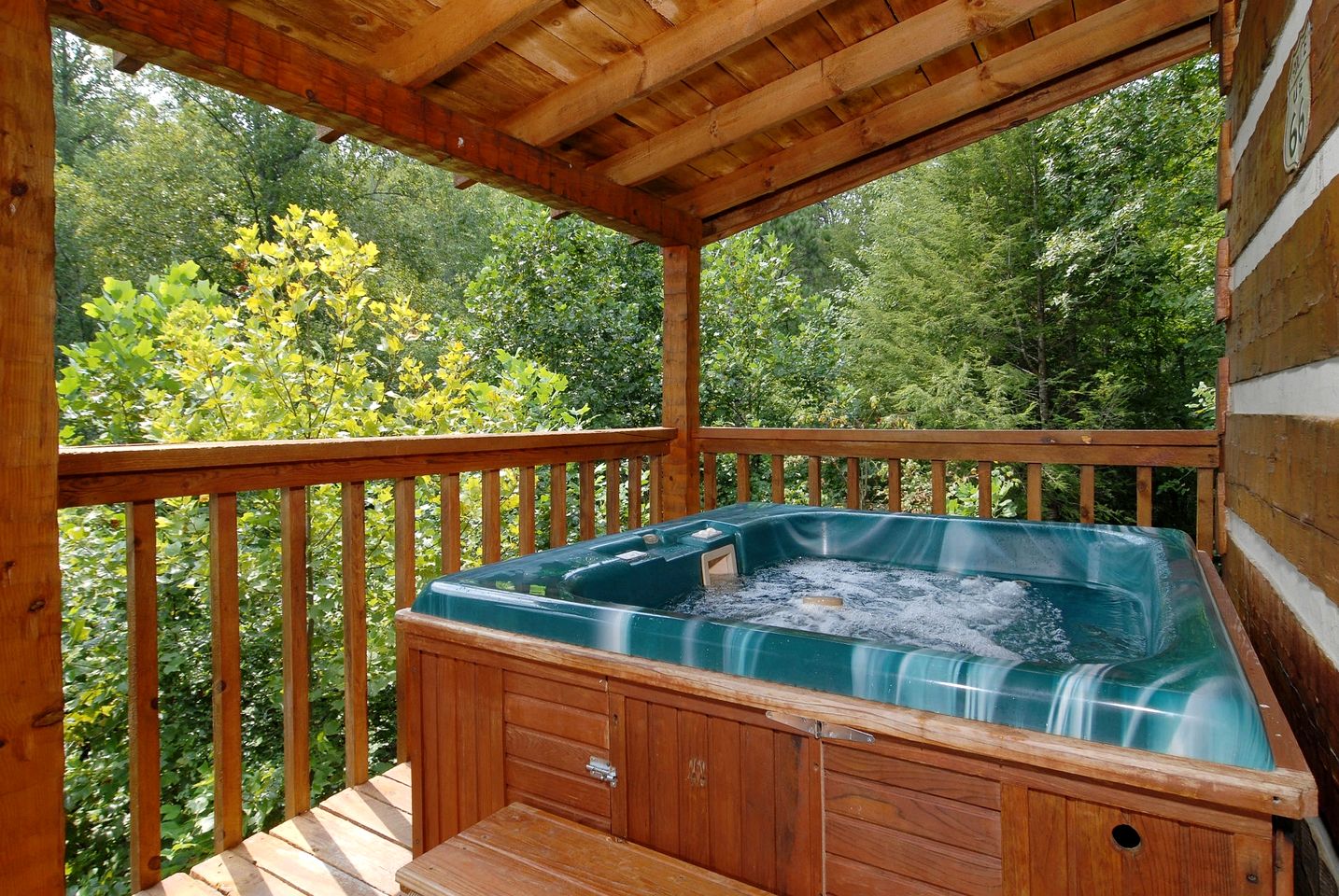 Rustic Getaway Cabin with Hot Tub, Pool Table, and PlayStation near Smokies in Gatlinburg, Tennessee